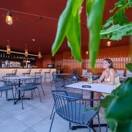 Estival Park Almaris 4* Ла-Пинеда